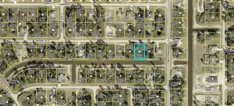 1076 Grove St E, Lehigh Acres, FL 33974
