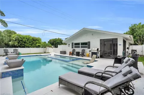 797 95th Ave N, Naples, FL 34108