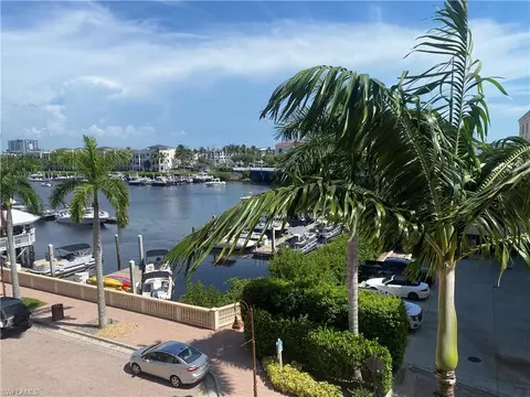 450 Bayfront Pl #4402, Naples, FL 34102