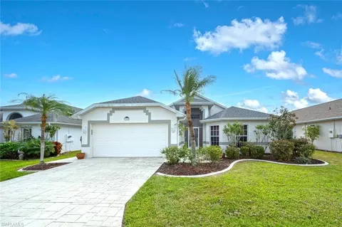 3770 Gloxinia Dr, North Fort Myers, FL 33917