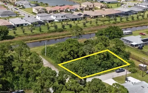7500 Tena Ave N, Lehigh Acres, FL 33971