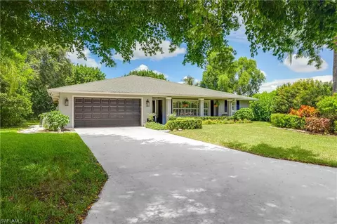 9821 Chelsea Pl, Naples, FL 34109