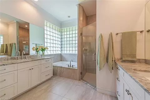 Bath - 4980 Rustic Oaks Cir, Naples, FL 34105 photo 1 of 3