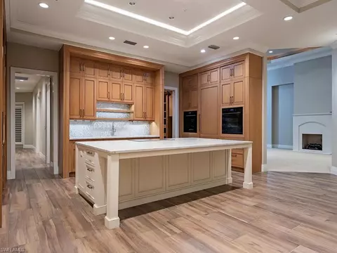 Kitchen - 2835 Silverleaf Ln, Naples, FL 34105 photo 4 of 4