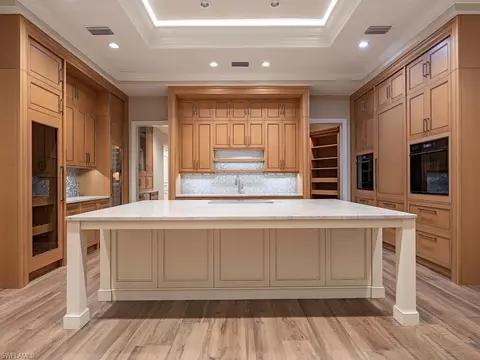 Kitchen - 2835 Silverleaf Ln, Naples, FL 34105 photo 2 of 4