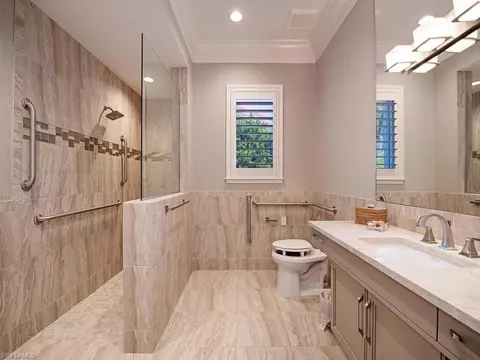 Bath - 2835 Silverleaf Ln, Naples, FL 34105 photo 2 of 4
