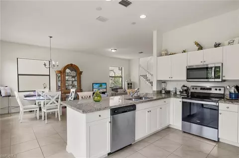 9003 Madrid Cir, Naples, FL 34104 photo 4