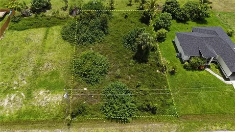4107 6th St SW, Lehigh Acres, FL 33976