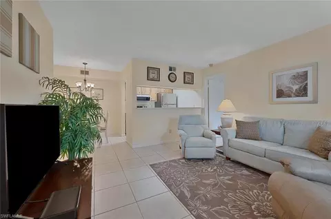 4363 27th Ct SW #102, Naples, FL 34116