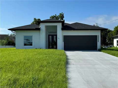 2917 6th St W, Lehigh Acres, FL 33971