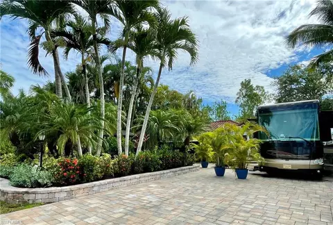 4918 Coach Ln, Naples, FL 34114 photo 2