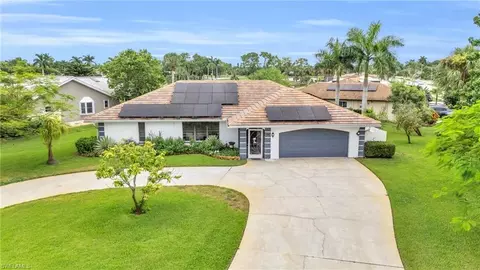 102 Muirfield Cir, Naples, FL 34113