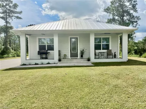 2203 Wellington Ave, Alva, FL 33920