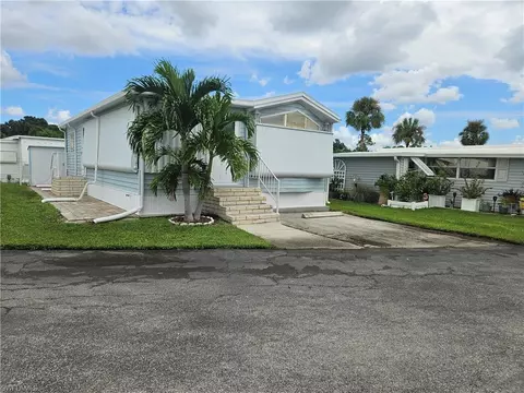 8 Onyx Dr #8O, Naples, FL 34114