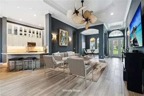 8239 Potomac Ln, Naples, FL 34104
