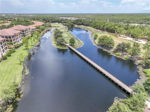 View/Area - 2810 Tiburon Blvd E #101, Naples, FL 34109 photo 4 of 8