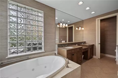Bath - 2810 Tiburon Blvd E #101, Naples, FL 34109 photo 2 of 3
