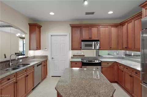 Kitchen - 2810 Tiburon Blvd E #101, Naples, FL 34109 photo 2 of 3