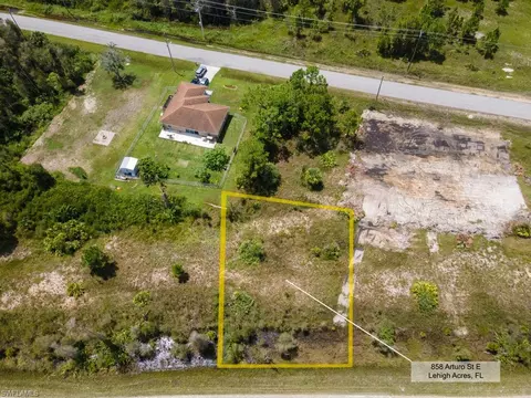 858 Arturo St E, Lehigh Acres, FL 33974