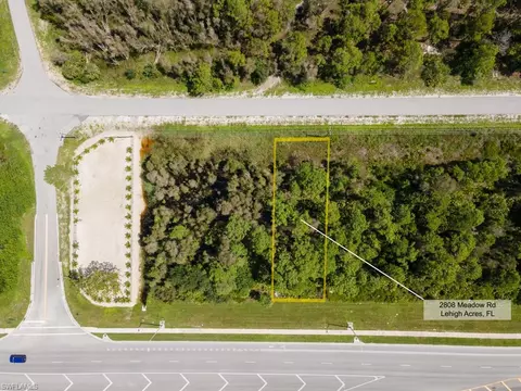 2808 Meadow Rd, Lehigh Acres, FL 33974