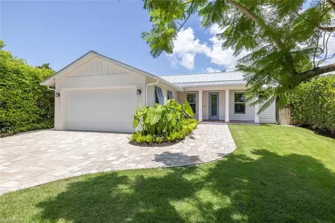 1287 10th Ave N, Naples, FL 34102