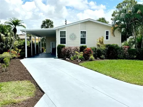 527 Monte Carlo Ln, Naples, FL 34112