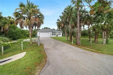831 20th St NE, Naples, FL 34120