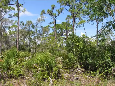 8913 Evergreen Ln, Saint James City, FL 33956