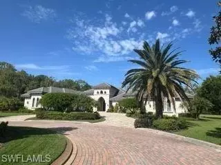 6641 Edgecumbe Dr, Naples, FL 34119