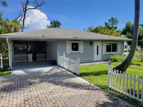 5384 Henley St, Bokeelia, FL 33922