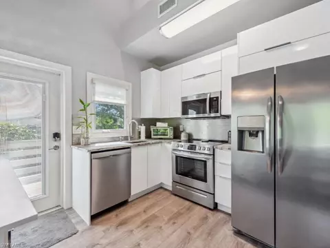 2548 Weeks Ave, Naples, FL 34112 photo 5