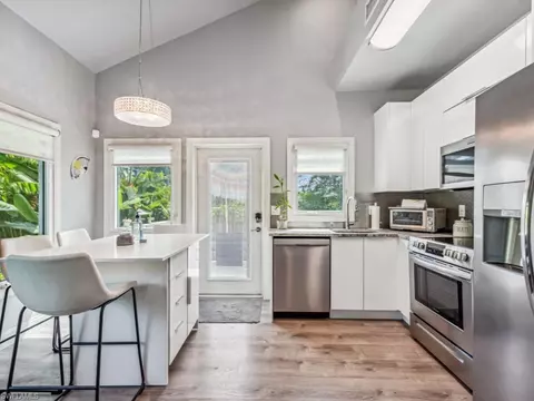 2548 Weeks Ave, Naples, FL 34112 photo 7