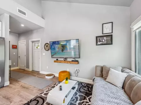 2548 Weeks Ave, Naples, FL 34112 photo 9