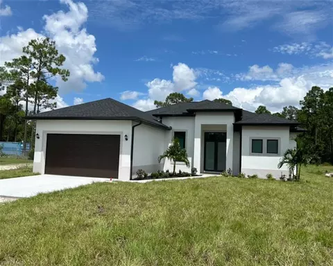 3823 45th Ave NE, Naples, FL 34120