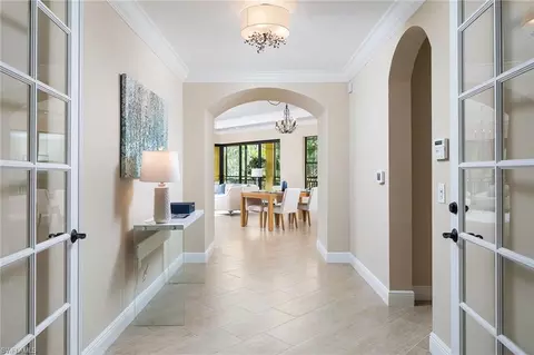 2733 Tiburon Blvd E #101, Naples, FL 34109