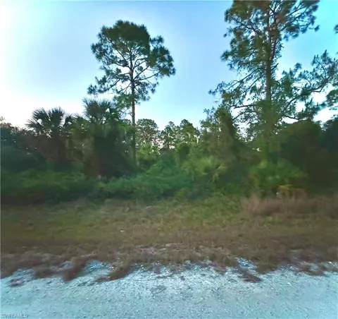 4215 E 30th St, Alva, FL 33920