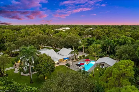 153 West St, Naples, FL 34108