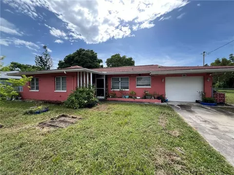 3632 Country Club Blvd, Cape Coral, FL 33904