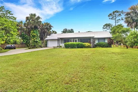 541 18th St SE, Naples, FL 34117