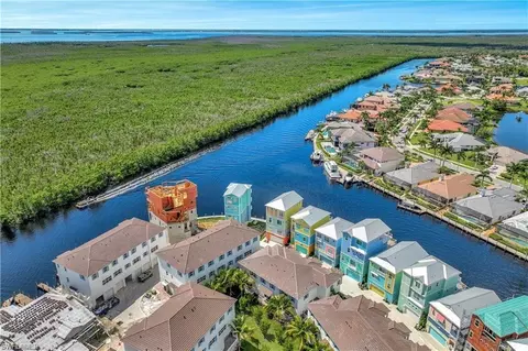 5825 Shell Cove Dr #115, Cape Coral, FL 33914