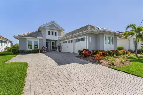 6177 Megans Bay Dr, Naples, FL 34113