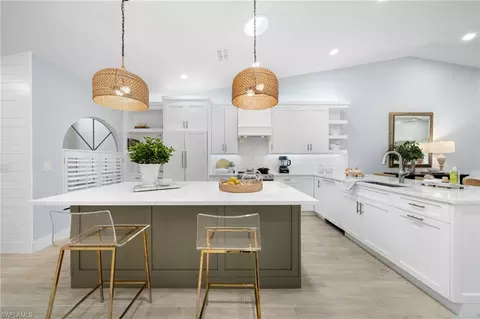 744 Wiggins Bay Dr #12R, Naples, FL 34110