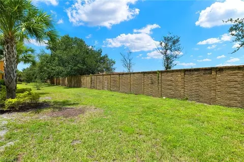 Exterior - 10140 Tin Maple Dr #21, Estero, FL 33928 photo 4 of 6