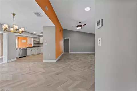 103 Round Key Cir #E10, Naples, FL 34112 photo 8