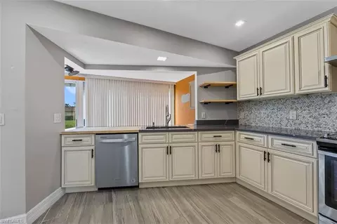 103 Round Key Cir #E10, Naples, FL 34112 photo 6
