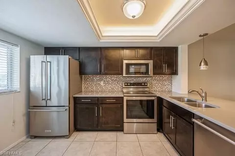 130 Cypress Way E #108, Naples, FL 34110