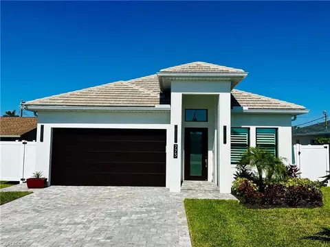 773 93rd Ave N, Naples, FL 34108