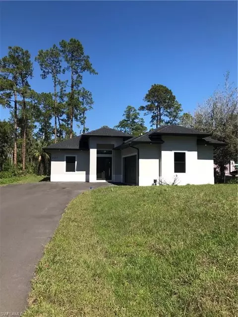 4697 16th Ave SE, Naples, FL 34117