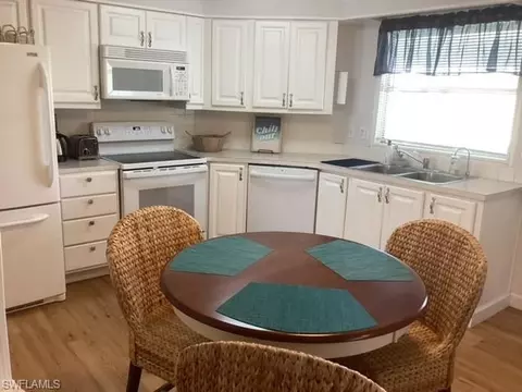 116 Calais Ct, Naples, FL 34112 photo 8