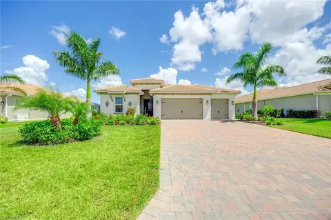 18711 Ensenada Dr, Naples, FL 34114